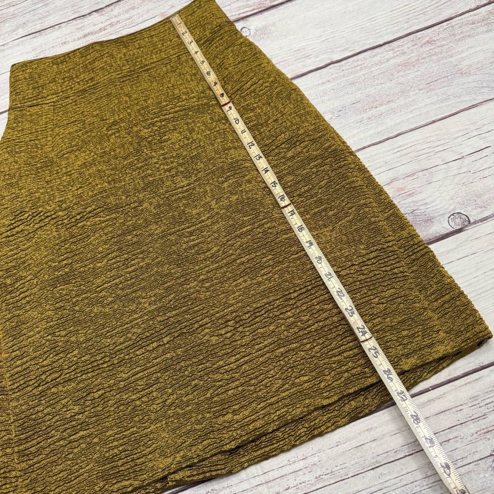 Akris Punto Metallic Gold Crepe Wool Blend Skirt Flat Front Back Pleat Size 8 - Picture 4 of 10